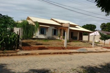 Linda casa na Vila de Mascarenhas.