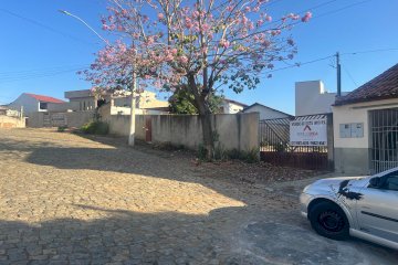 LOTE GRANDE BEM LOCALIZADO