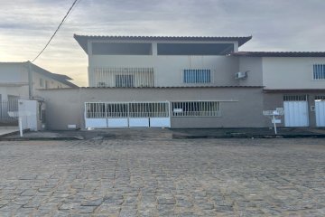 CASA COM GARAGEM 