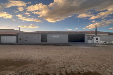 CASA COM GARAGEM 